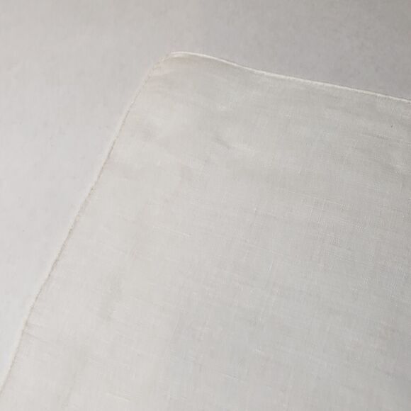 VINTAGE HANKIE WHITE FLORAL EMBROIDERY SCALLOPED EDGE HANDMADE POCKET SCARF - Picture 7 of 9